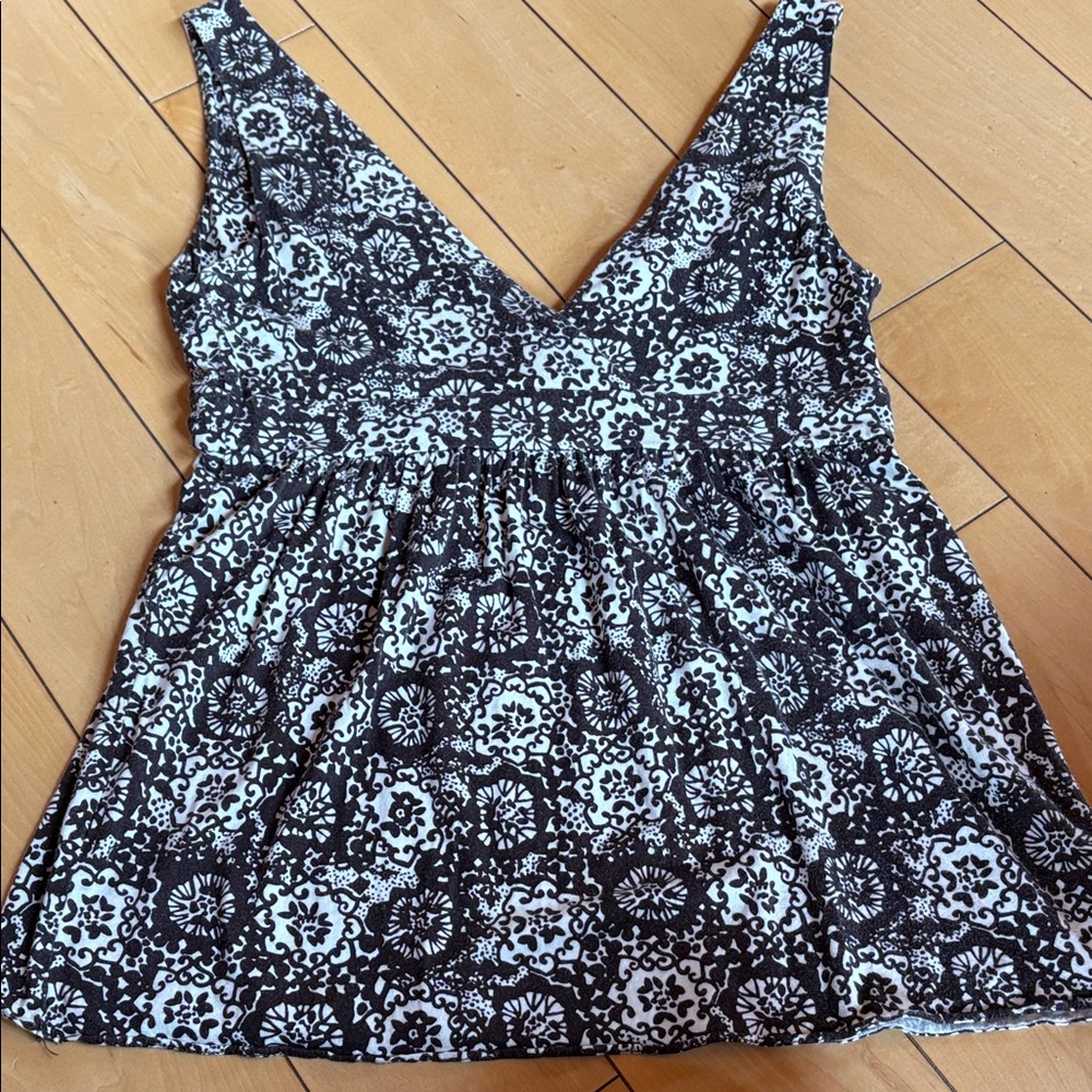 Women’s Brown  & White V-Neck Patterned Tank Top